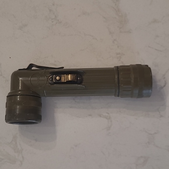 Military flash light - Picture 1 of 2